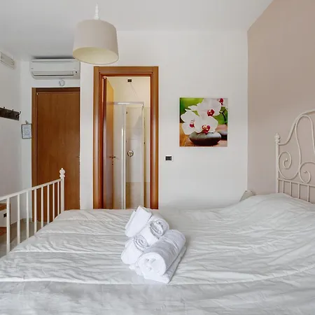 Couette-café La Scortica - 3*